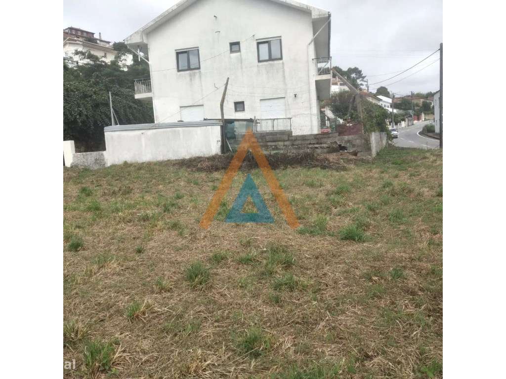 Lote de Terreno Urbano em Fiães - Santa Maria da Feira-5