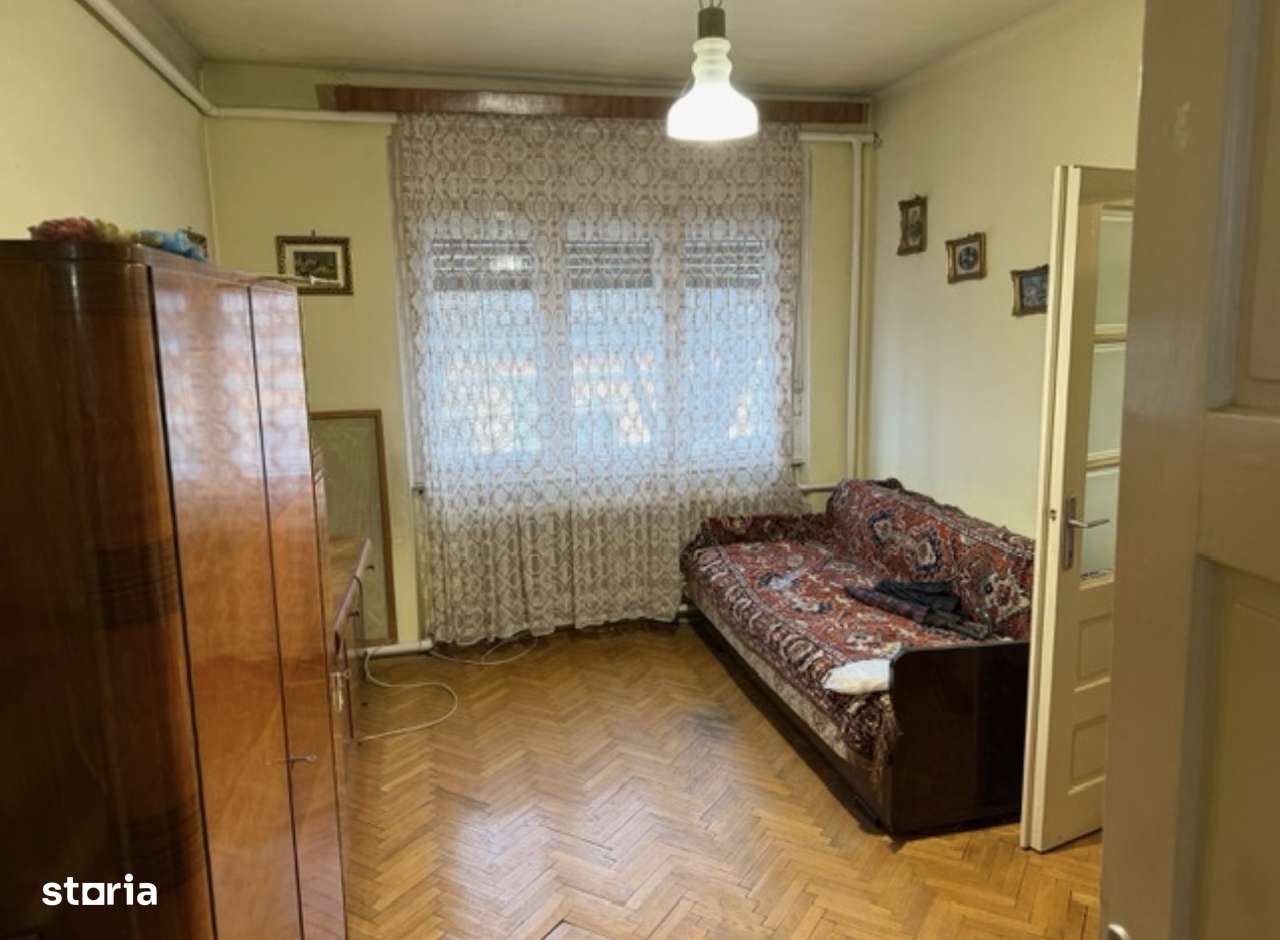 Apartament in asociatie,3 camere,garaj,Strada Mileniului-0
