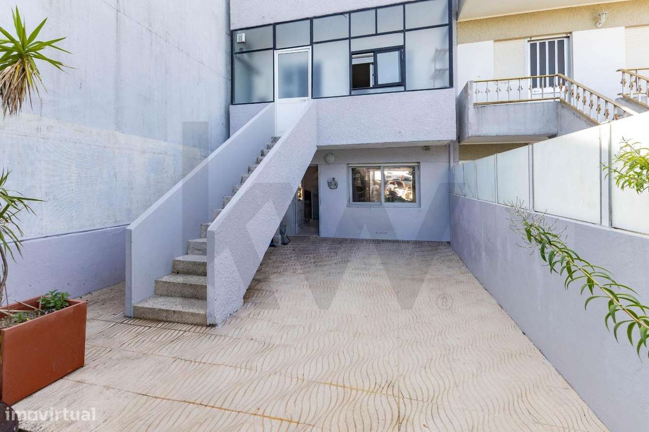 Moradia T3 Geminada de 3 Pisos com Jardim, Garagem em  Guifões, Matosi-25