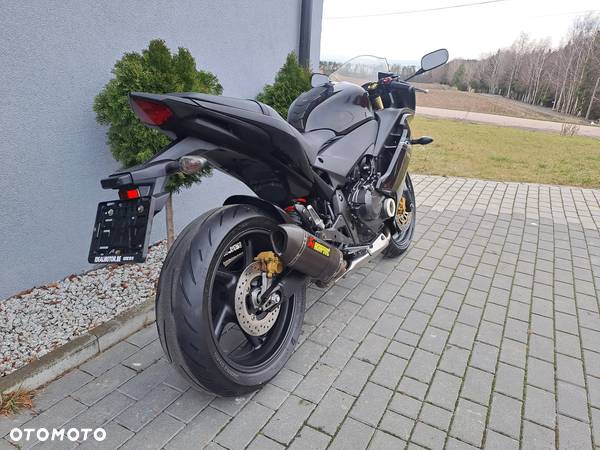 Honda CBR - 17