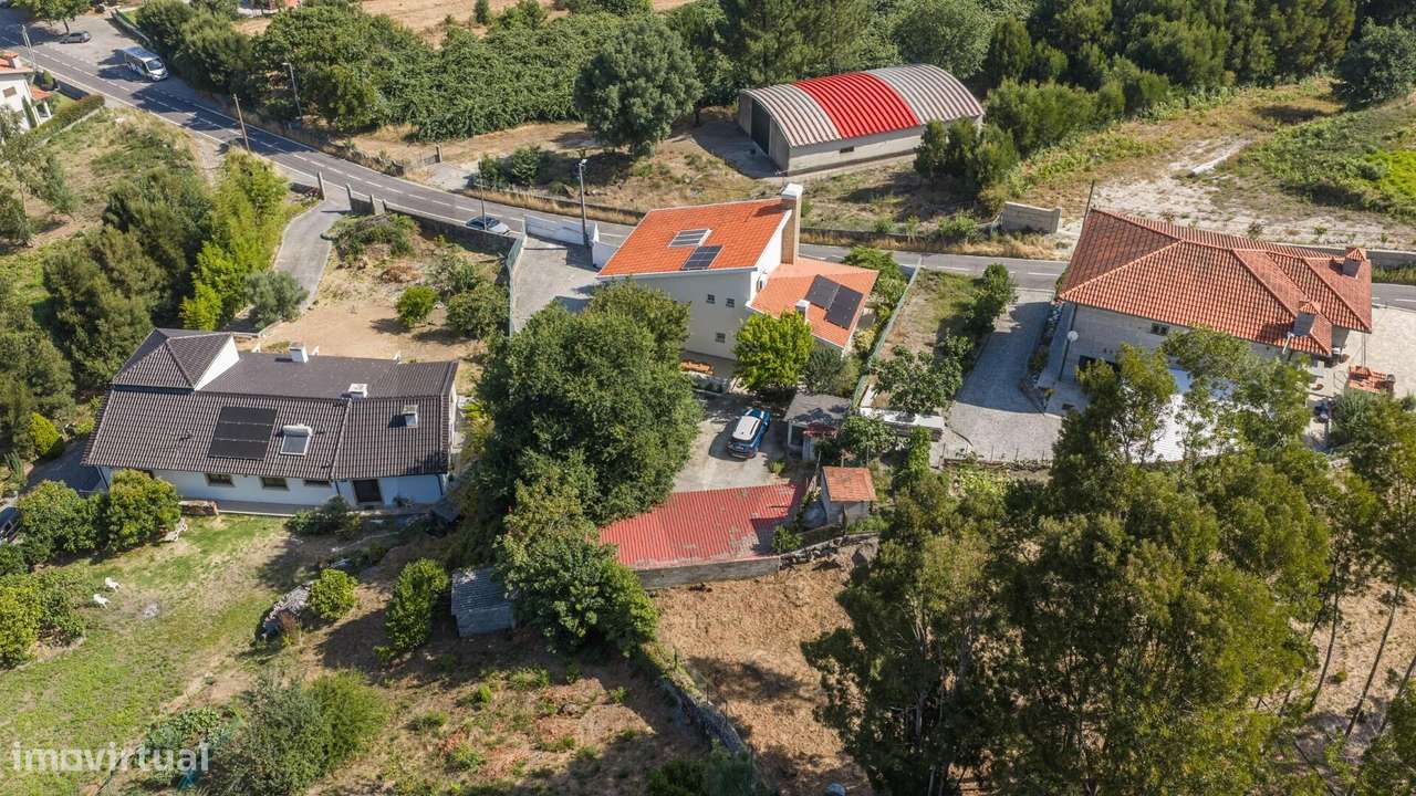 Moradia T3+1 com terreno em Burgães, Santo Tirso-41