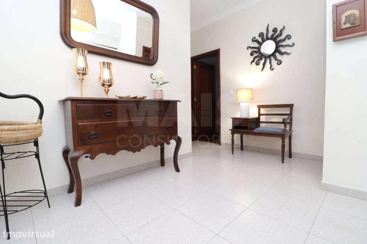 Apartamento T3 com Elevador, Box e Arrecadação, em Samora Correia - Grande imagem: 2/32