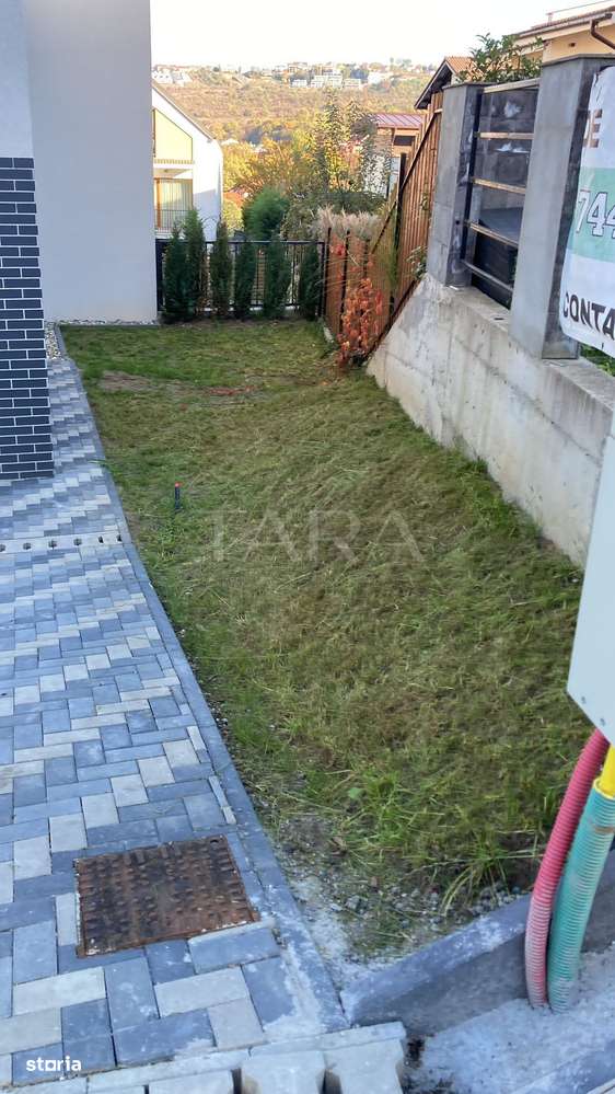 Arhitectura contemporana. Parte de duplex. Cartierul nou Câmpului.-15