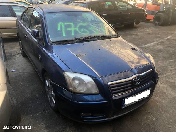 Dezmembrez Toyota Avensis 2003 2.0 albastru - 3