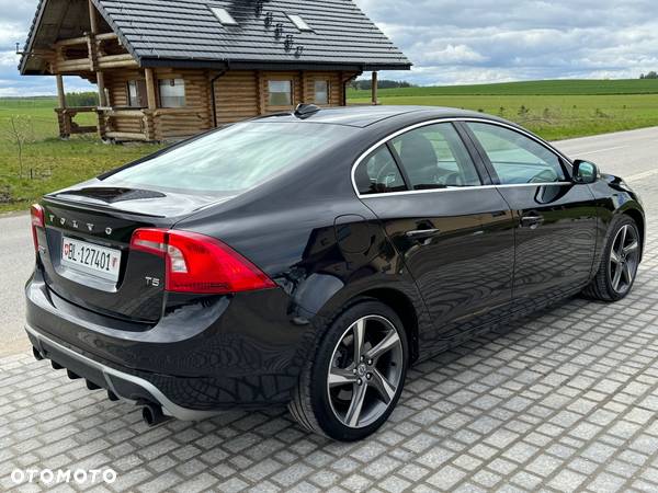 Volvo S60 T5 R-Design - 15