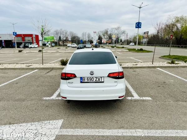 Volkswagen Jetta 1.2 TSI Trendline - 9