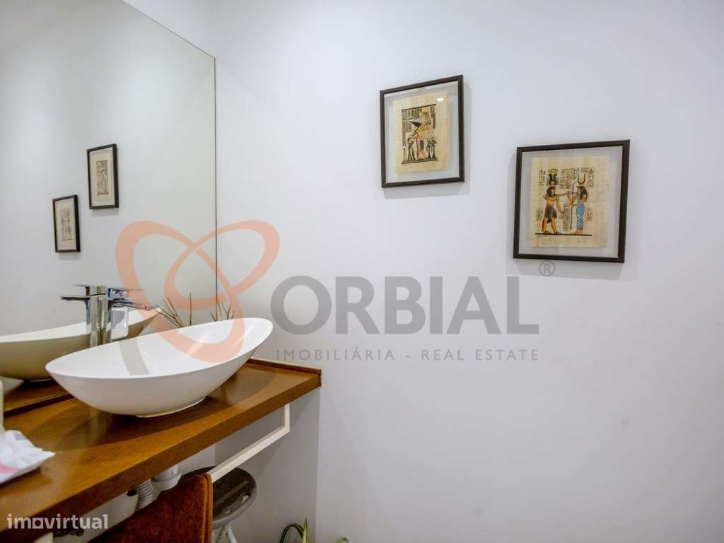 Moradia para venda em Albufeira com 6 quartos e piscina-38