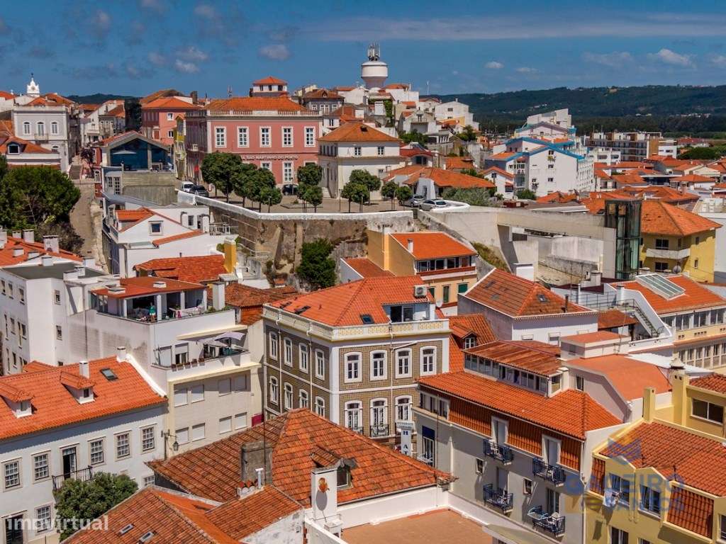 Apartamento Único com Charme Histórico e Conforto Moderno a Passos ...-59