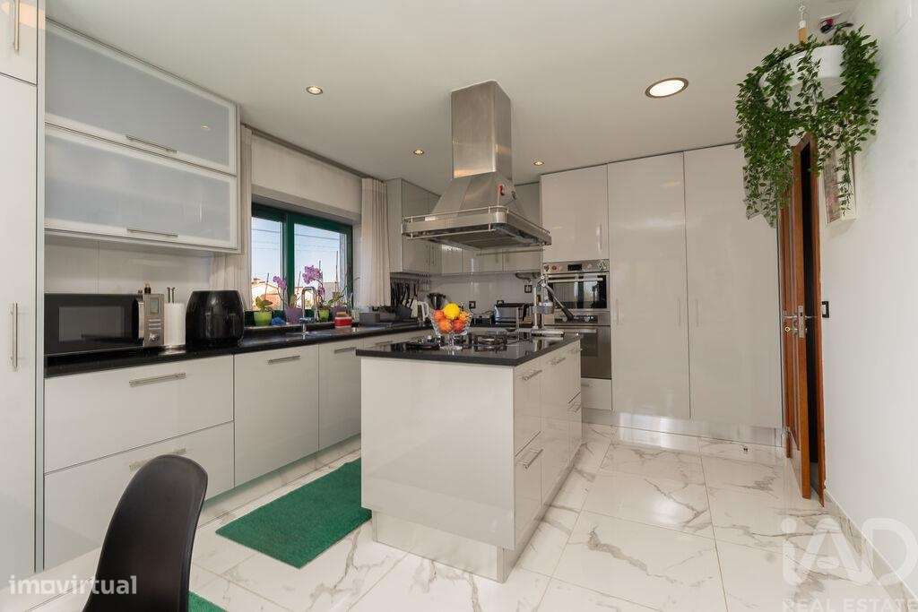 Casa T4 em Caldas da Rainha - Santo Onofre e Serra do Bouro de 396,00 - Grande imagem: 5/30