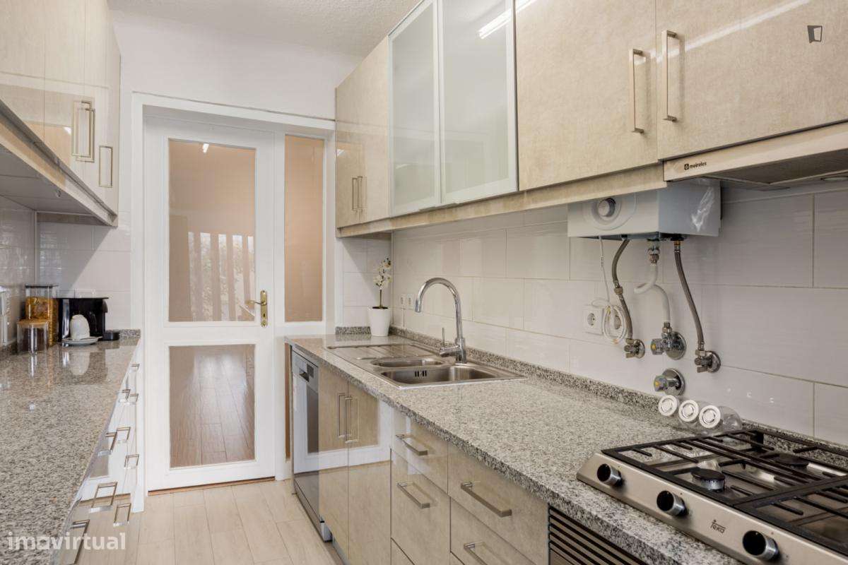Apartamento com 2 quartos - localizado em Carnide Lisbon - Grande imagem: 4/30