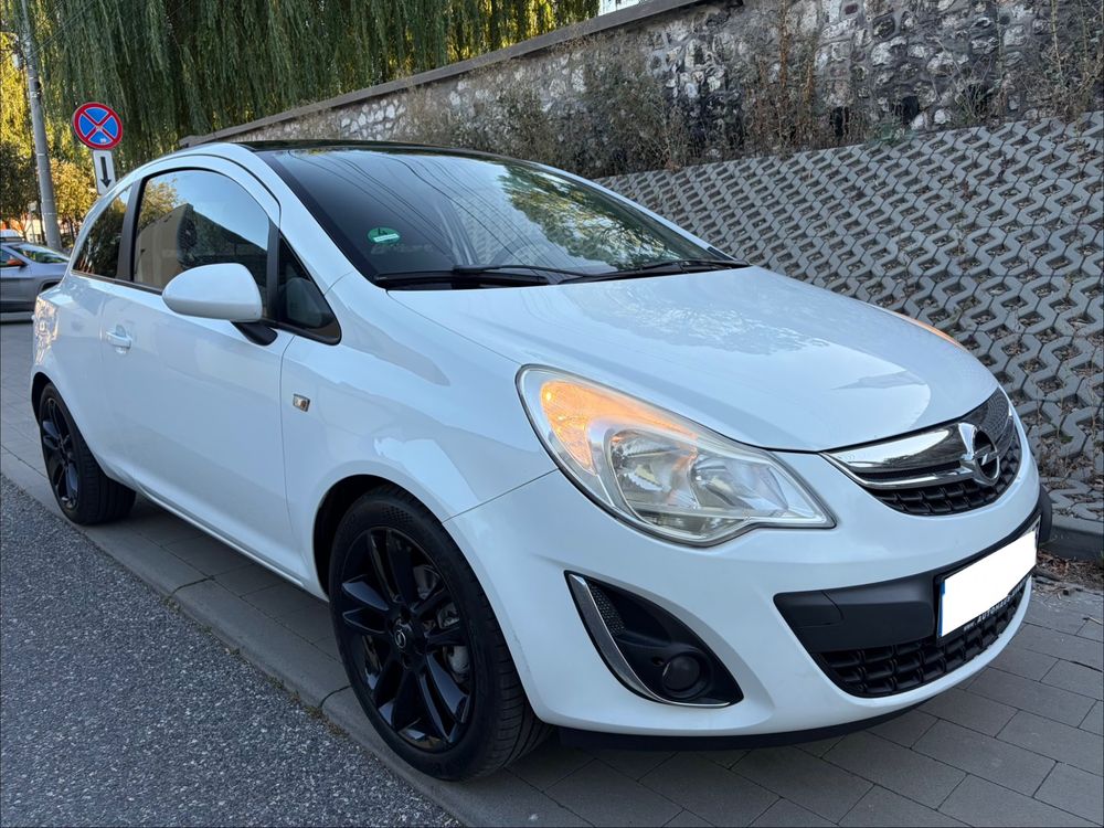 Opel Corsa D (2006-2014) 1.4 16V Cosmo 2012