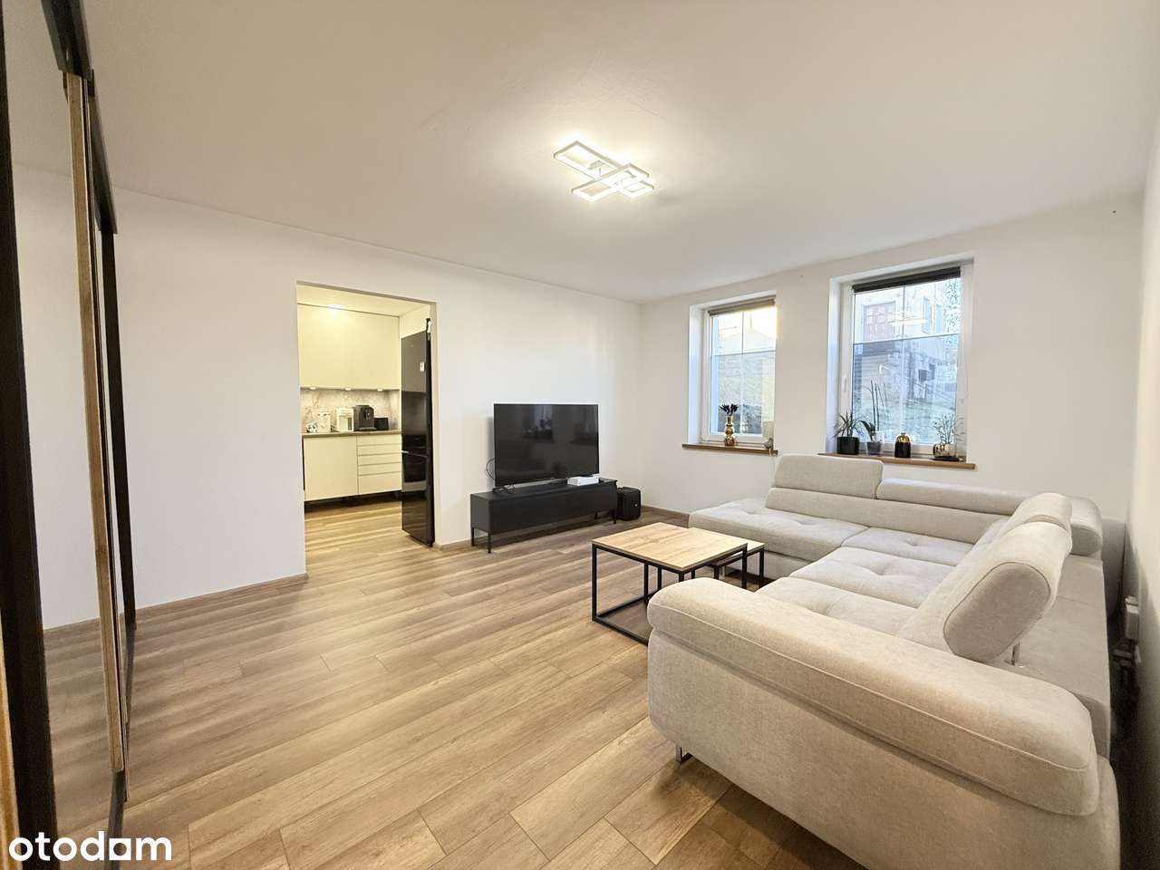 Komfortowe, nieduże mieszkanie po kapitalnym remoncie, z wyposażeniem-0