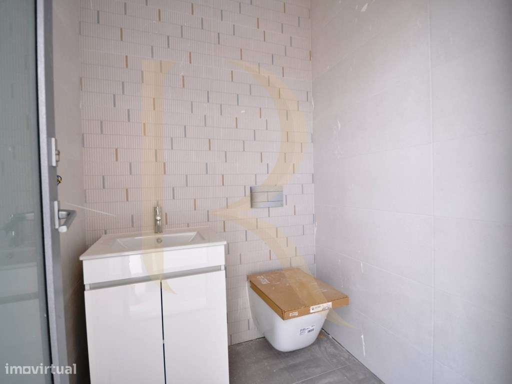 Moradia isolada nova T4+1 com piscina e garagem em Brejos de Azeitão-30
