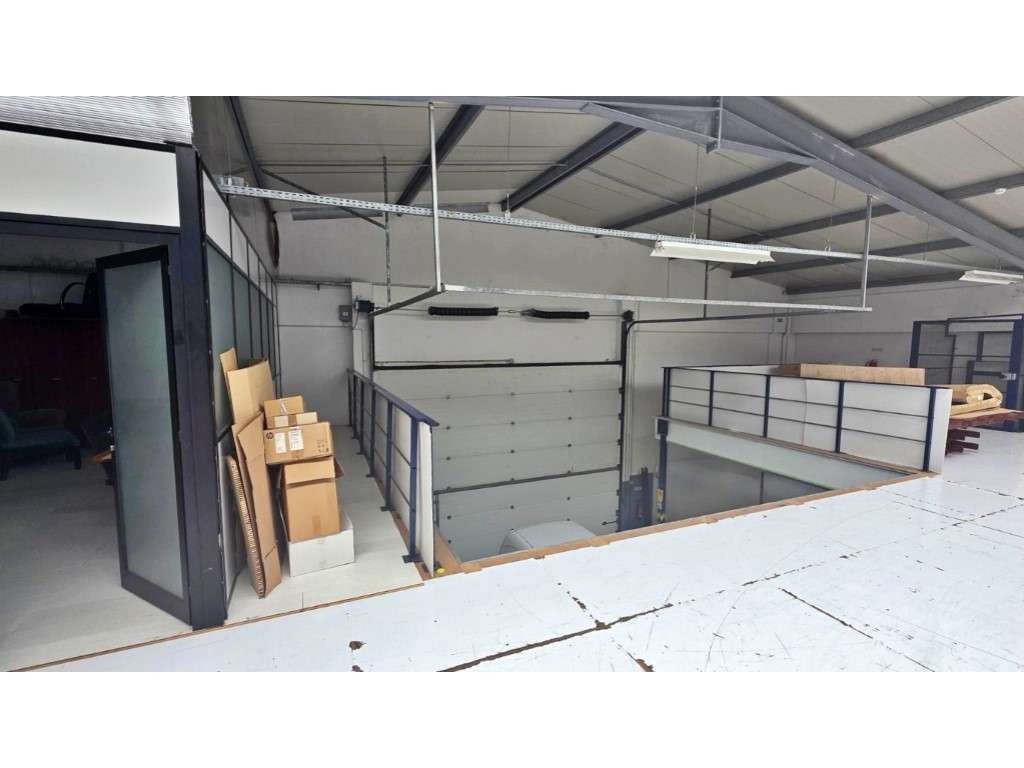 Armazém moderno em localização estratégica - Grande imagem: 4/22