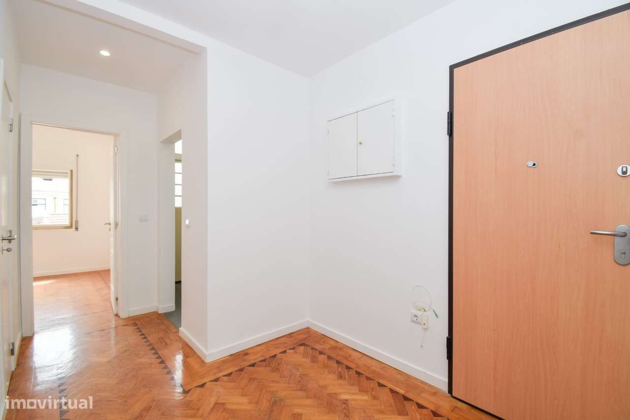 Apartamento T2 à venda em Lisboa-0