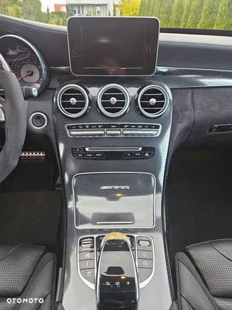 Mercedes-Benz Klasa C AMG 63 S T AMG Speedshift 7G-MCT - 31