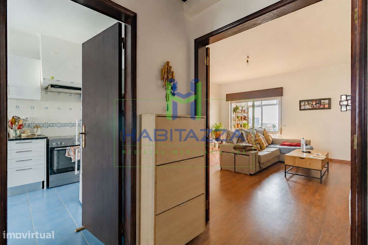 Apartamento T2 com vistas desafogadas em Lagos-5
