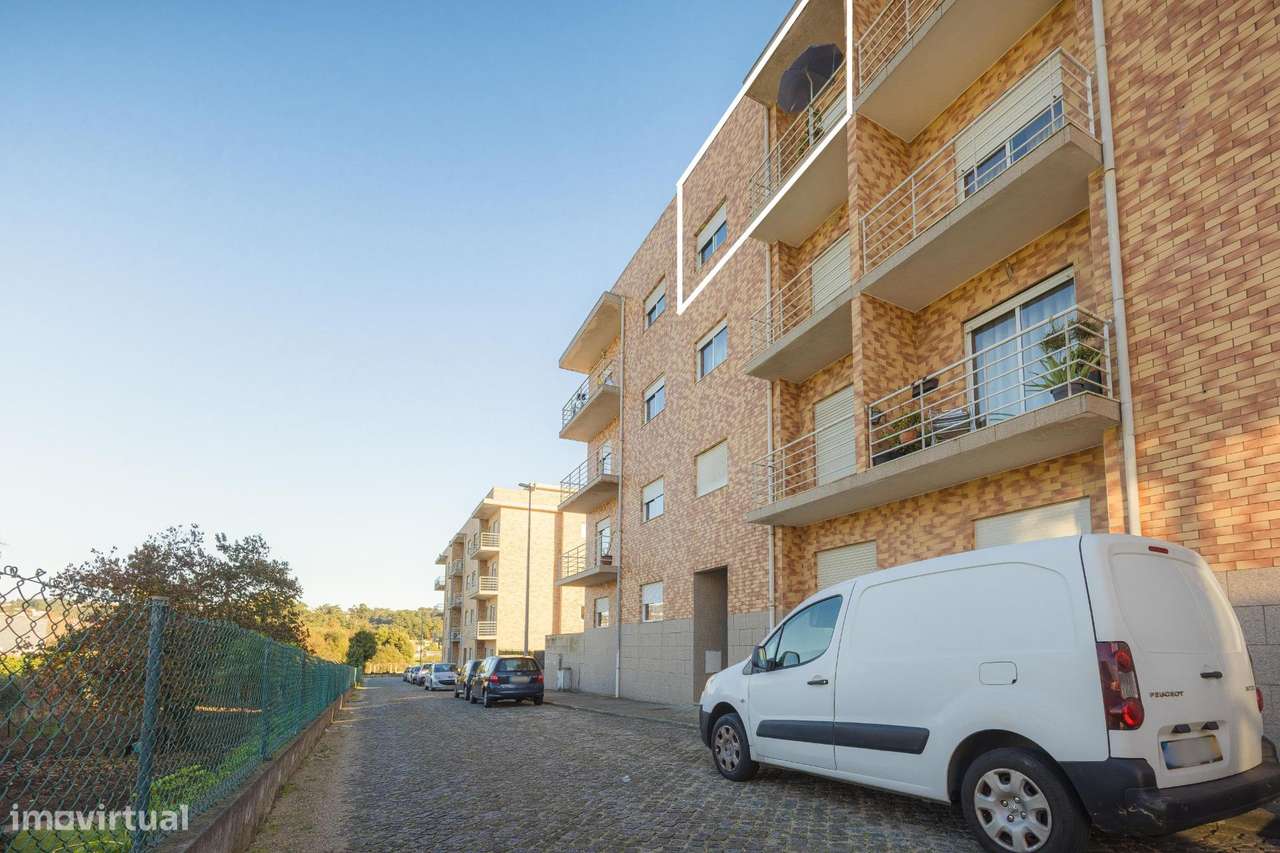 Apartamento T2, Gondomar, com varanda e 2 lugares de garagem-30