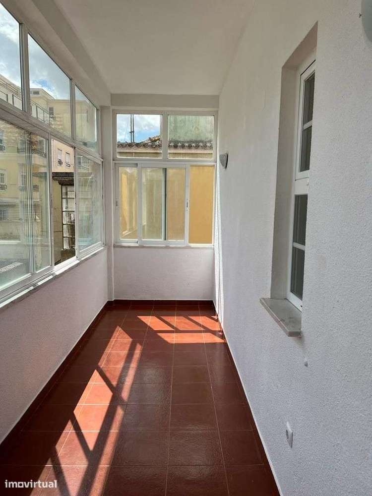 Excelente apartamento T4 para arrendar no centro de Torres Vedras!! - Grande imagem: 5/27