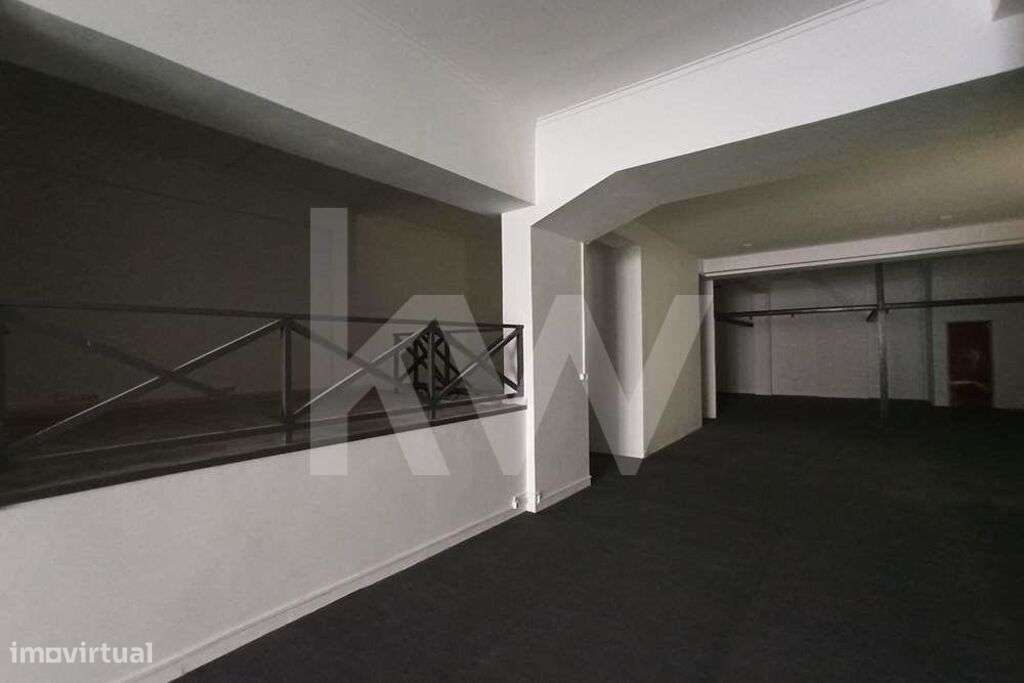 Loja com 236m2 num único piso e Garagem no Marques de Pombal com RENTA - Grande imagem: 5/16