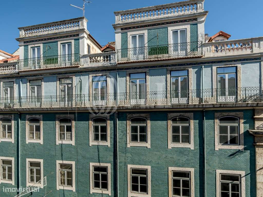 Prédio para remodelação total, na Baixa, em Lisboa - Grande imagem: 2/14