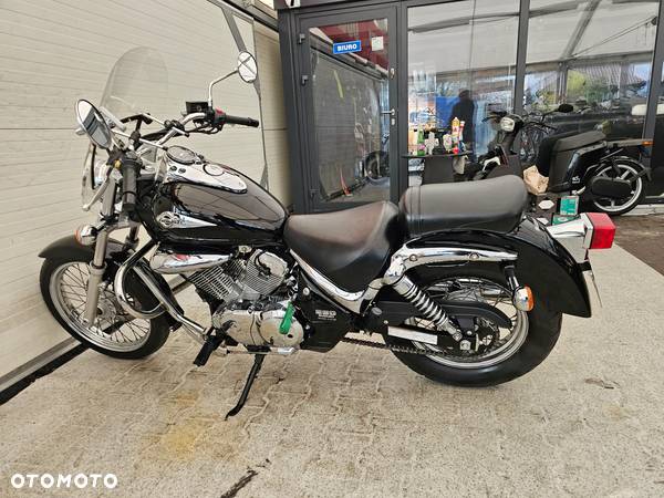 Suzuki Intruder - 18