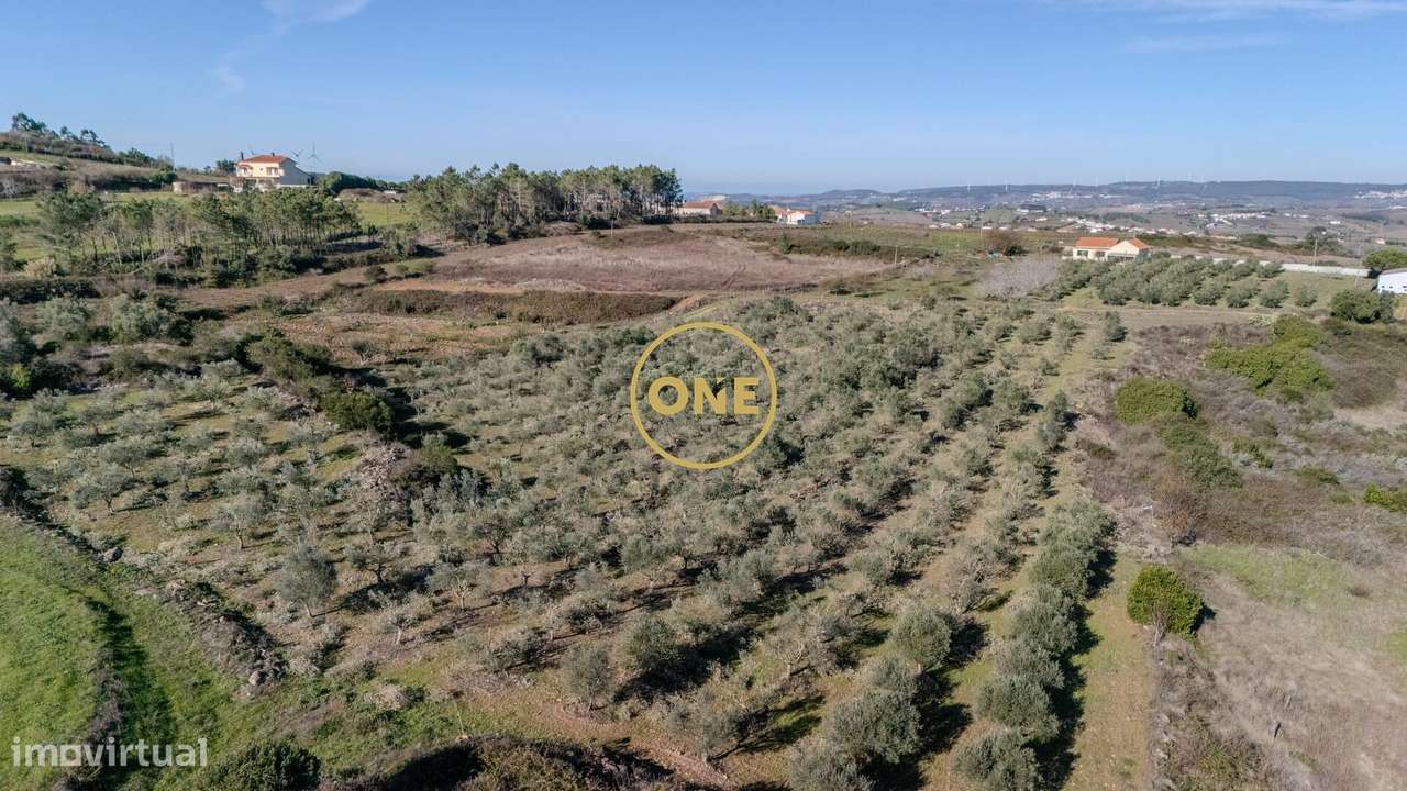 Moradia Térrea T2+1 com Terreno de 3,88 ha – Cruz do Vento, Carnota (A-24