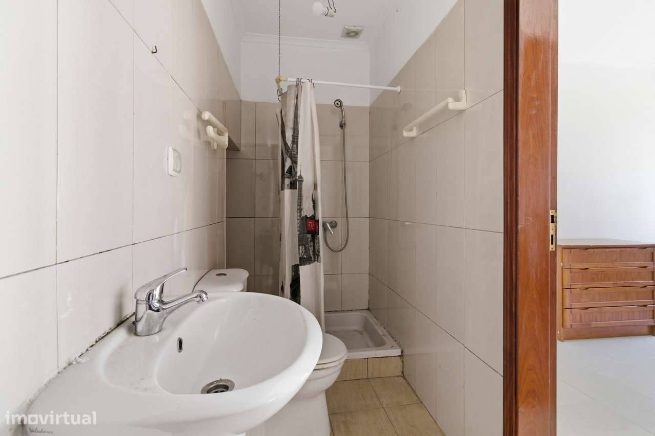 MORADIA T2 C/ LOGRADOURO EM VILA NOVA DA RAINHA-5