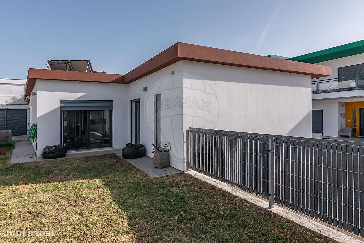 Moradia Térrea isolada T3 com jardim em Sesimbra-45