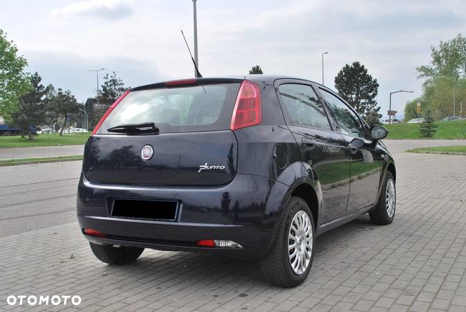 Fiat Grande Punto - 8