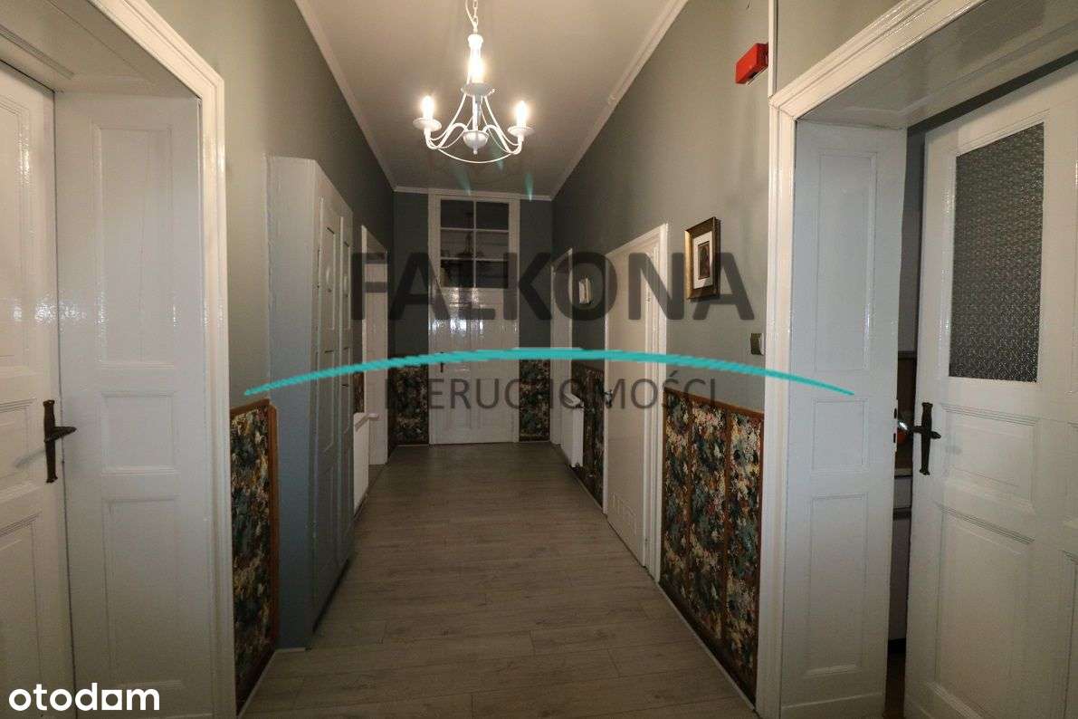 Przestronne mieszkanie w samym centrum miasta-12