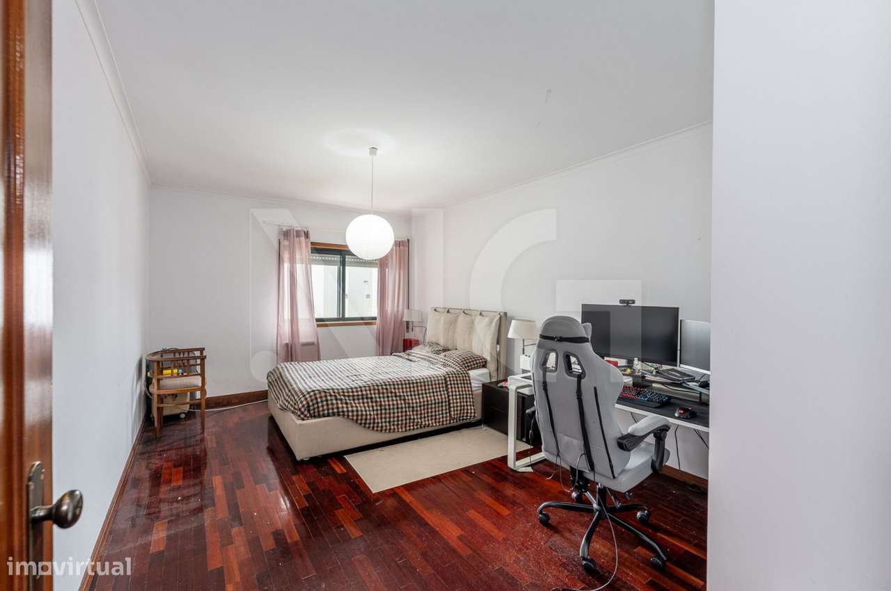 T2 com Varanda, Lugar de garagem e Arrumos em Custóias - Matosinhos-24