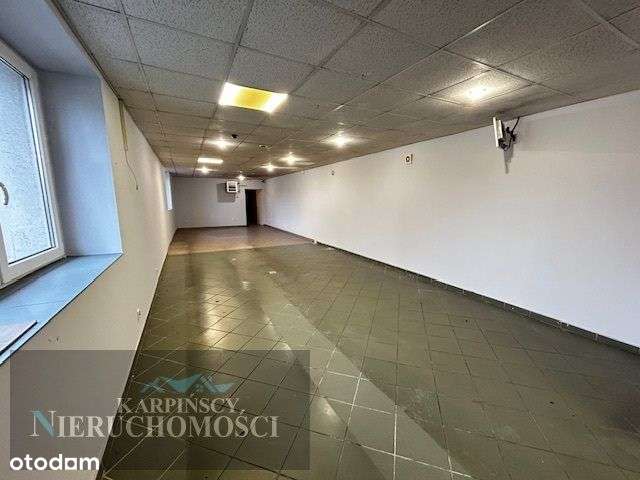 Budynek handlowo-usługowy-mieszkaniowy.-7