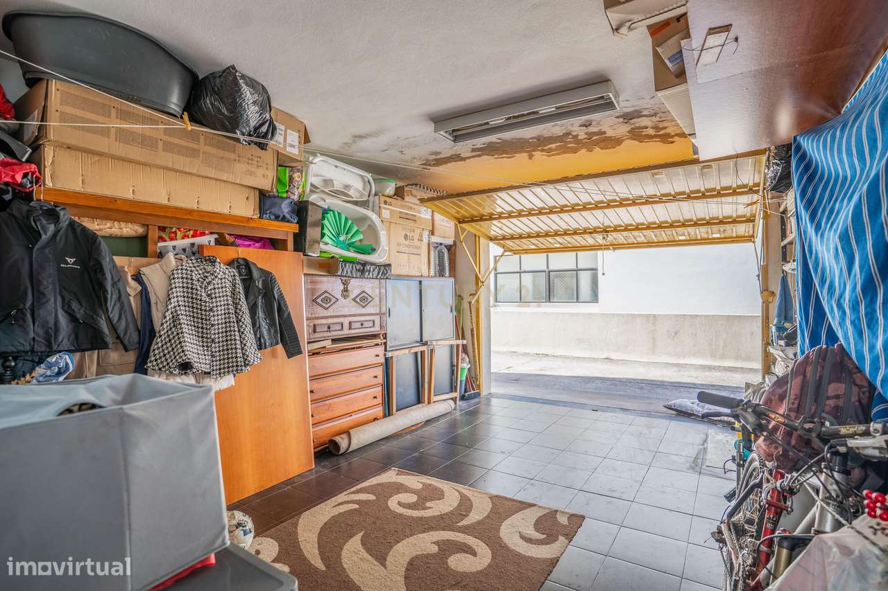 Apartamento Duplex T3+2 com Garagem Box-32