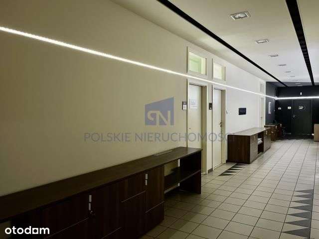 Wolnostojący obiekt usługowo-biurowy-6