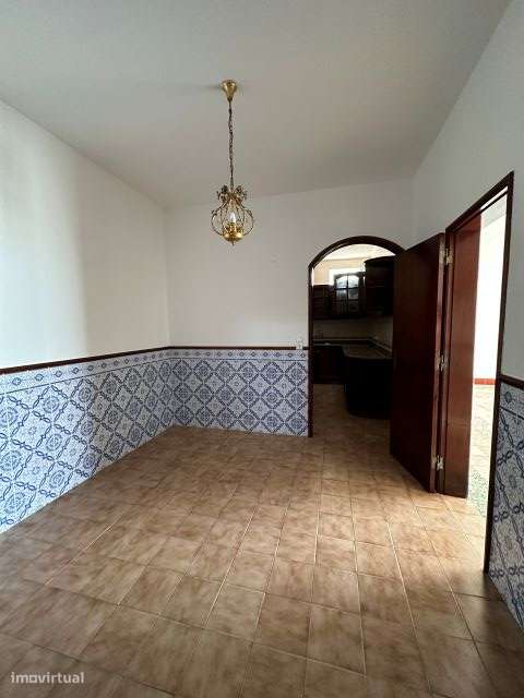 T2 com entrada autónoma e estacionamento | 120 m² | a 3 min da A21 - Grande imagem: 5/8