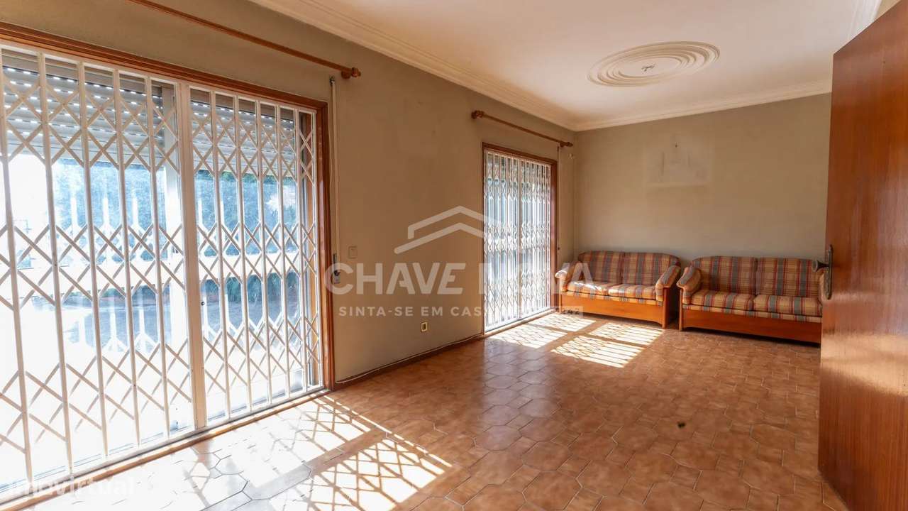 PS - Moradia T3, inserida num terreno com 1500m²-16