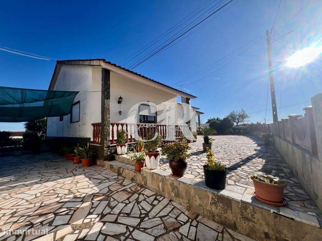 Excelente moradia térrea e independente com jardim em Arega - Figueiró-43