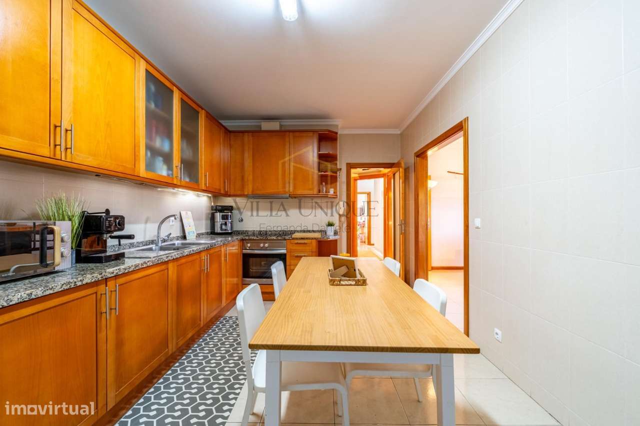 Apartamento T3 com Varanda e Garagem na cave para 2 carros em Fornos-11