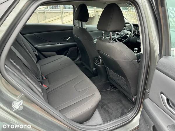 Hyundai Elantra 1.6 Smart - 19