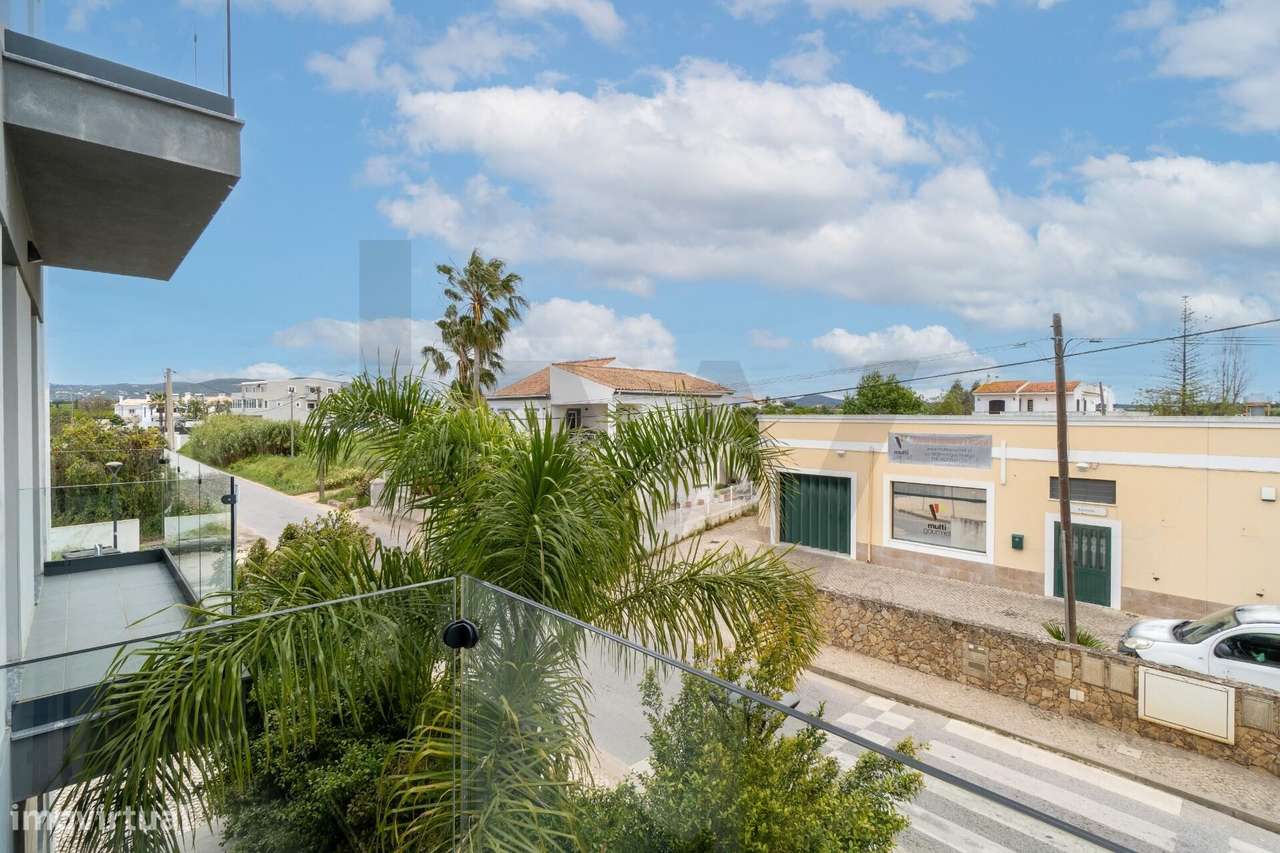 Exclusivo Apartamento T3 Contemporâneo de Alta Gama – Patacão, Faro-29