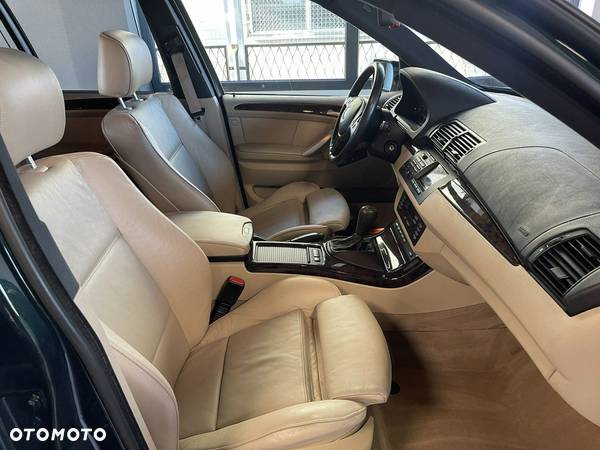 BMW X5 4.4i - 13