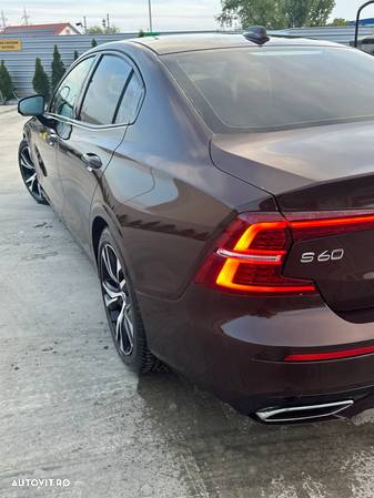 Volvo S60 T5 R-Design - 7