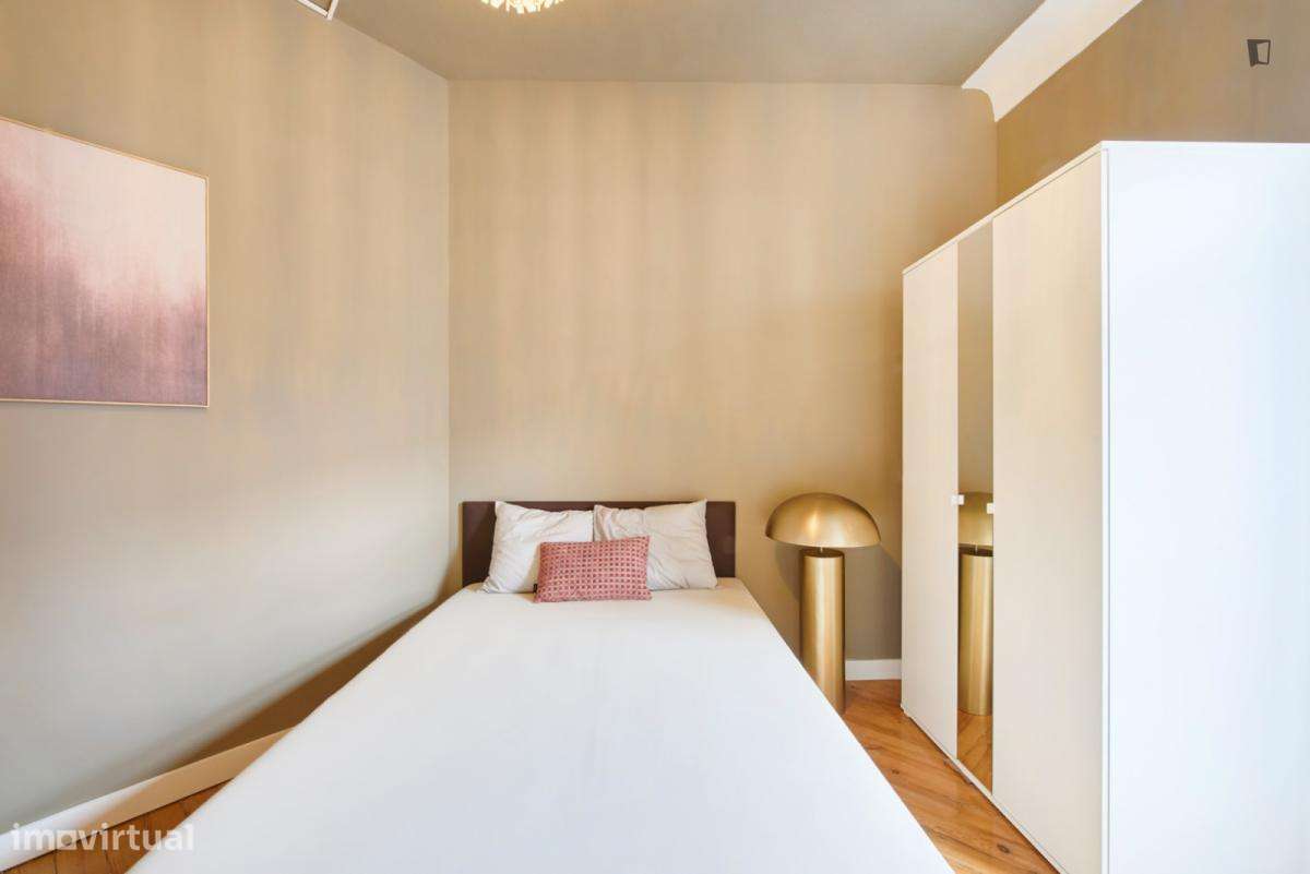 Quarto - localizado em Marquês de Pombal Lisbon - Grande imagem: 4/16