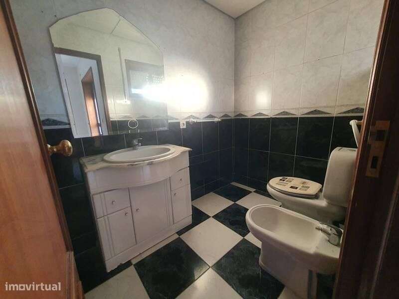 T2 com Garagem em Mafamude – Próximo de Comércio e Serviços-8