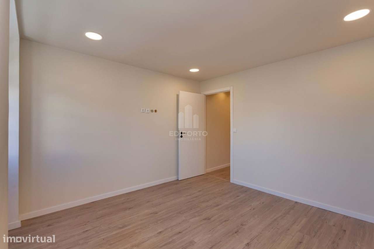 T1 com Espaço Exterior no Bonfim e Vista Douro – 2º Piso | Ideal para-10