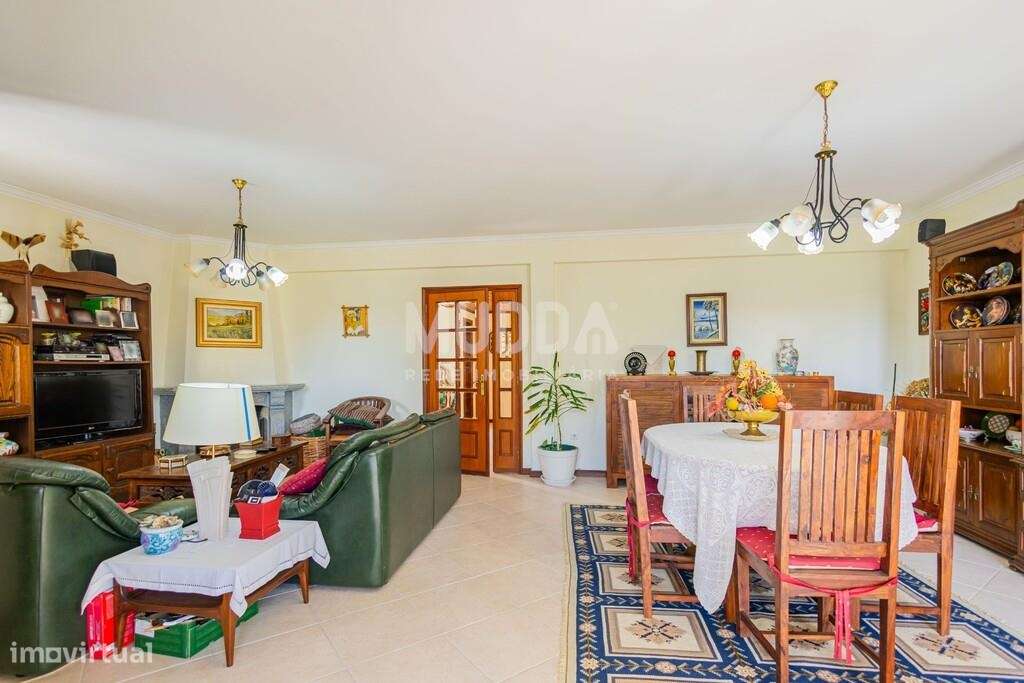 Moradia T4 à venda em Mataduços, Esgueira, Aveiro – Espaço, Conforto e-21