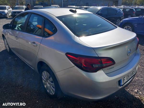 Opel Astra 1.6 TWINPORT ECOTEC Active - 4