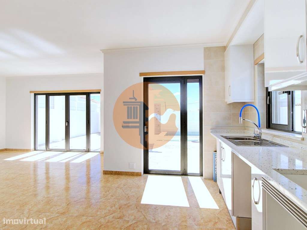 Moradia V3 de Design Personalizável com Piscina - Grande imagem: 4/28