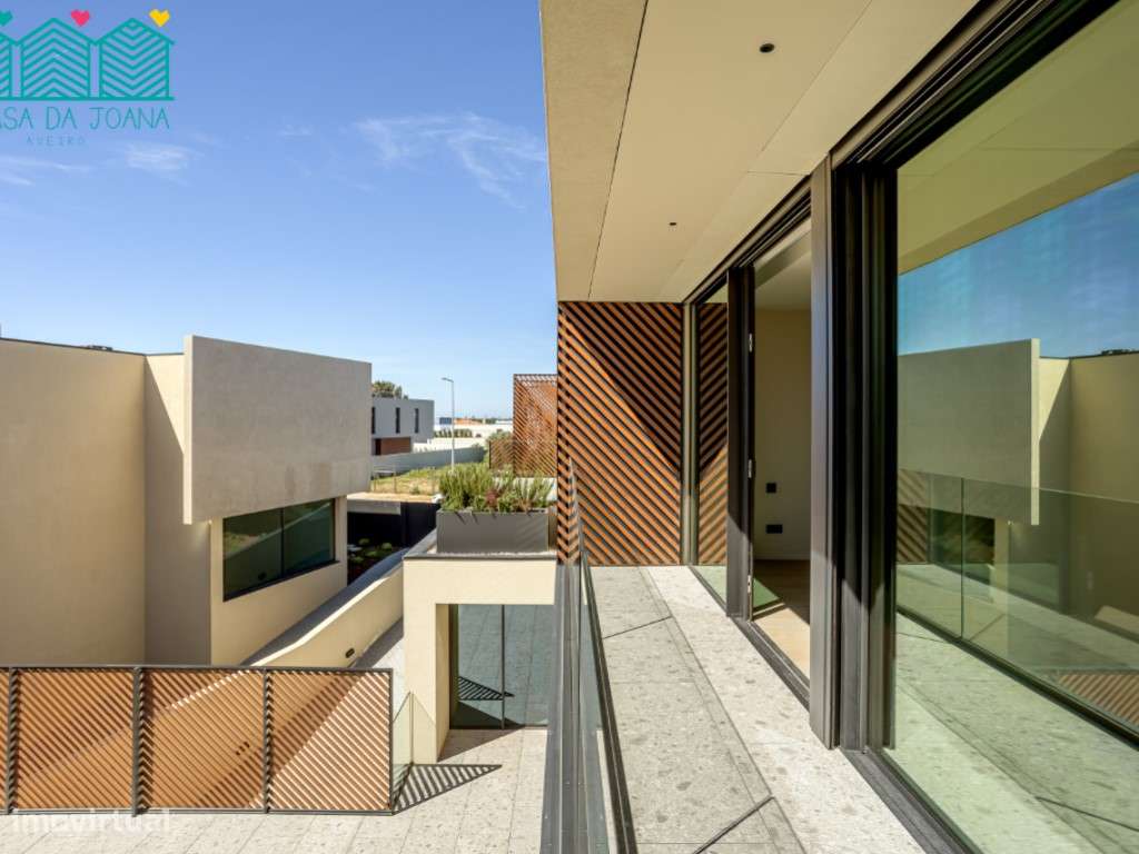 Moradia T5+1 com Piscina em Cascais-34